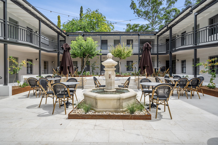 The Courtyard 0