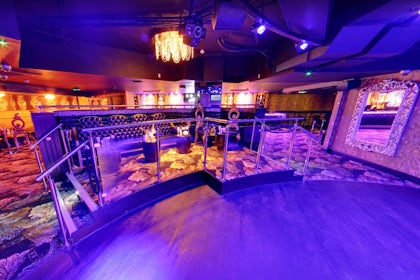 Event Room Curve: Capacity 400 3