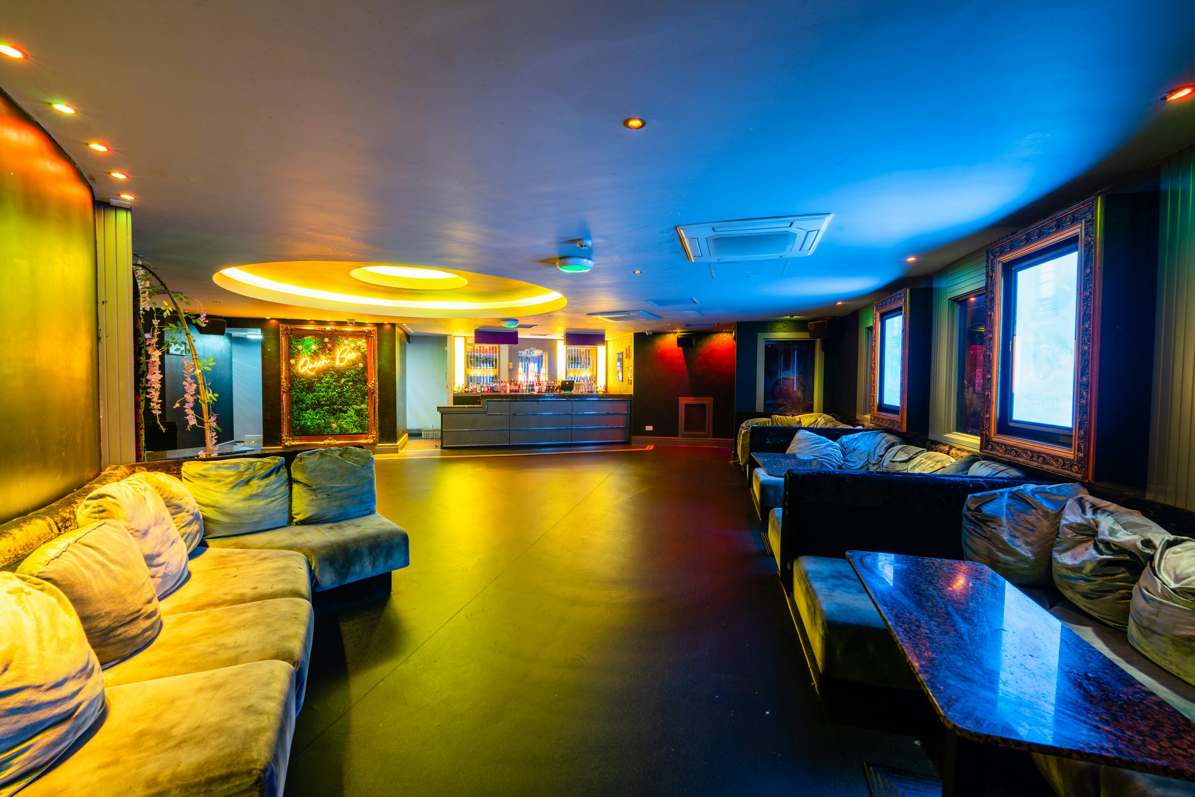 Lounge & Bar: Capacity 60 1