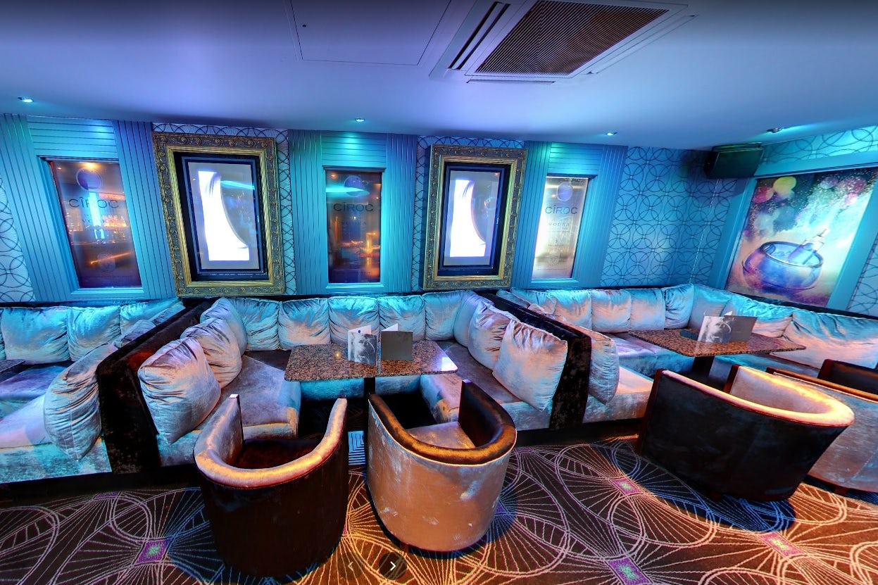 Lounge & Bar: Capacity 60 7