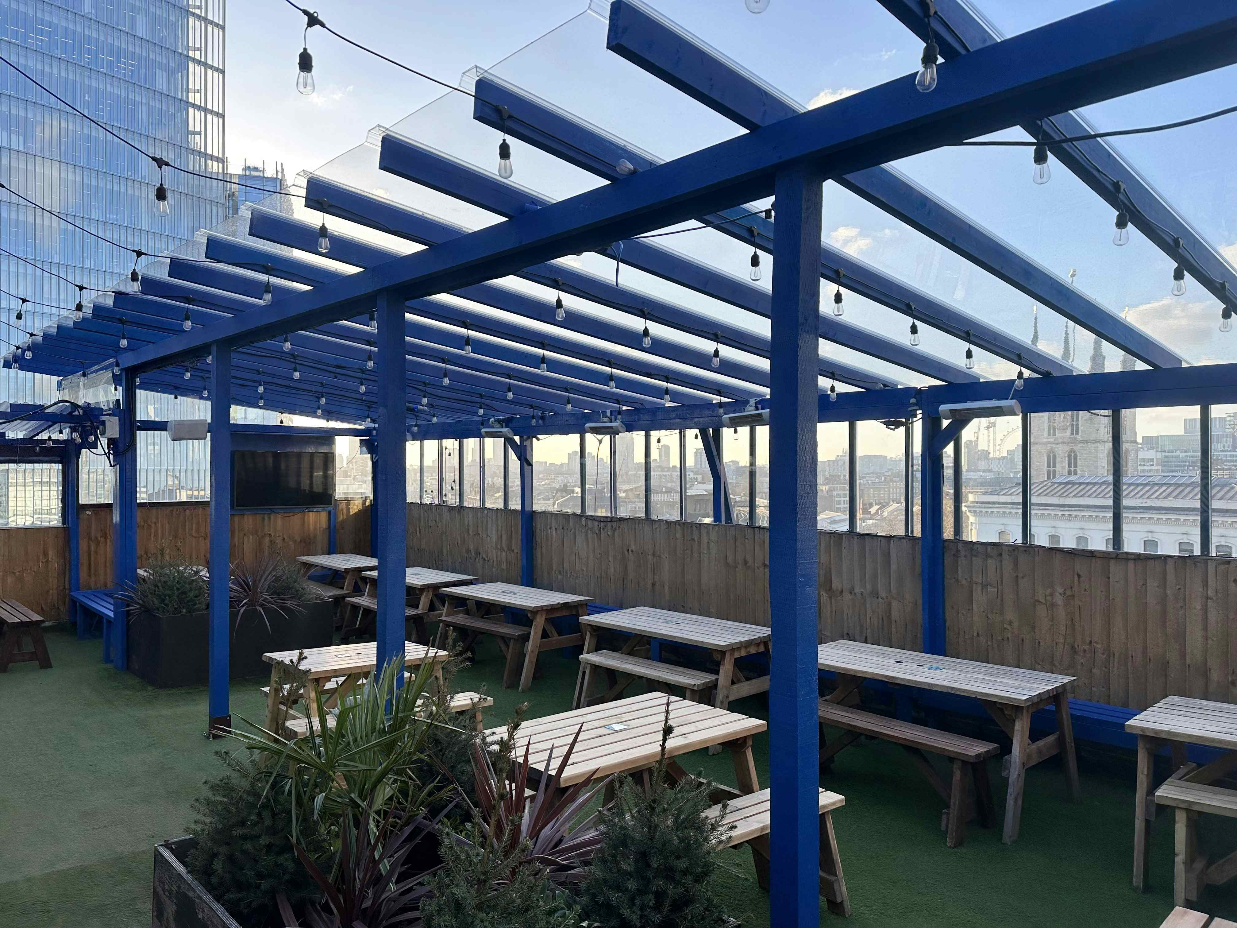 LONDON BRIDGE ROOFTOP (PERGOLA CITY) 1