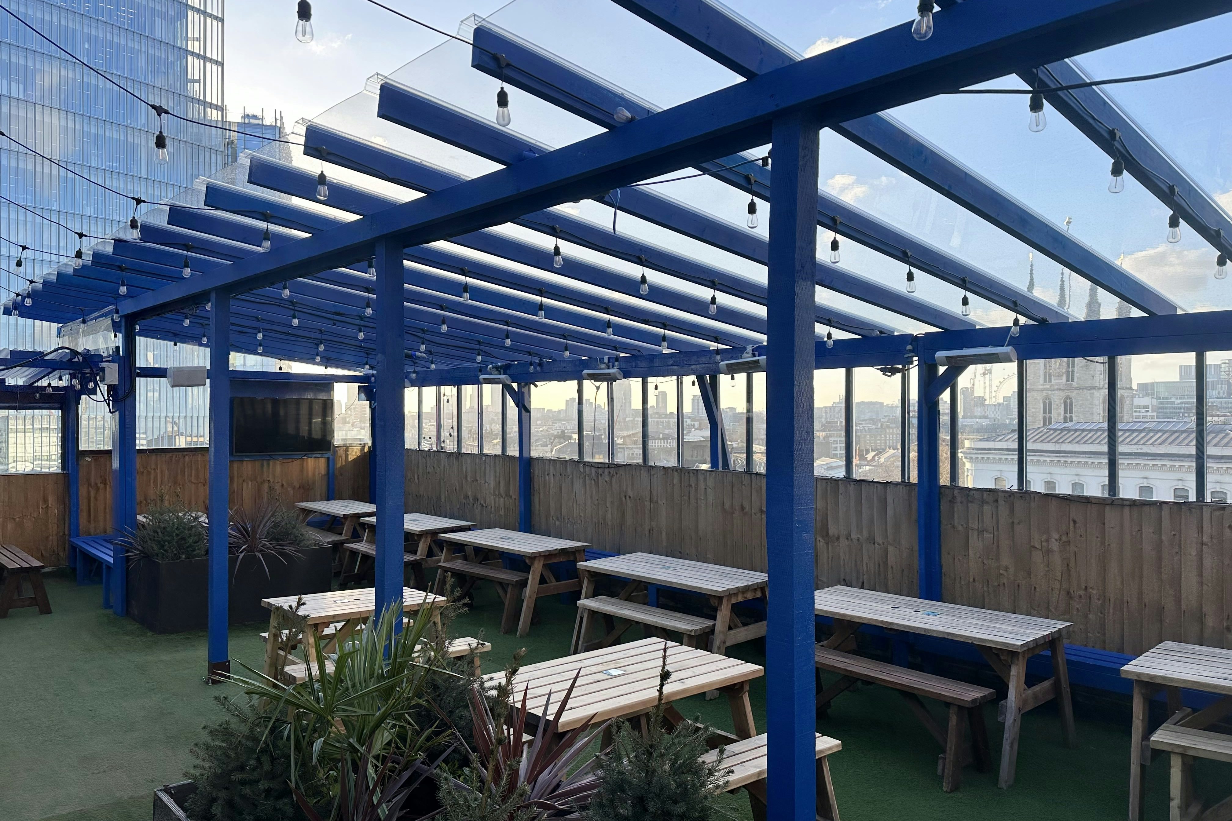 LONDON BRIDGE ROOFTOP (PERGOLA CITY) 1
