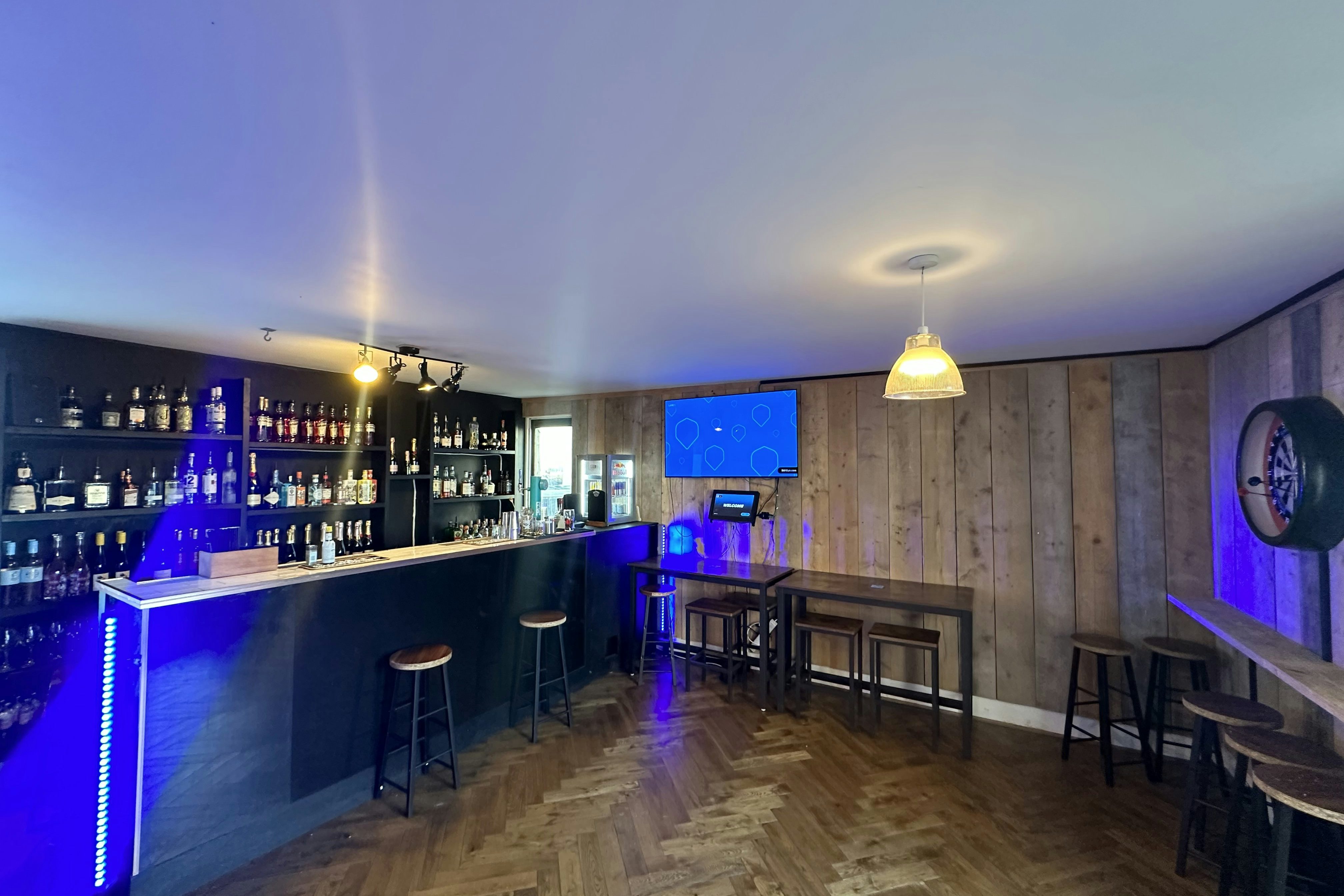 LONDON BRIDGE ROOFTOP- PRIVATE ROOM WITH BALCONY 5