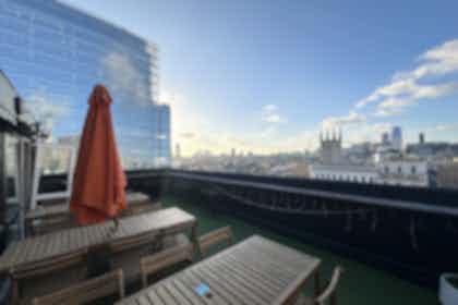 LONDON BRIDGE ROOFTOP- PRIVATE ROOM WITH BALCONY 2