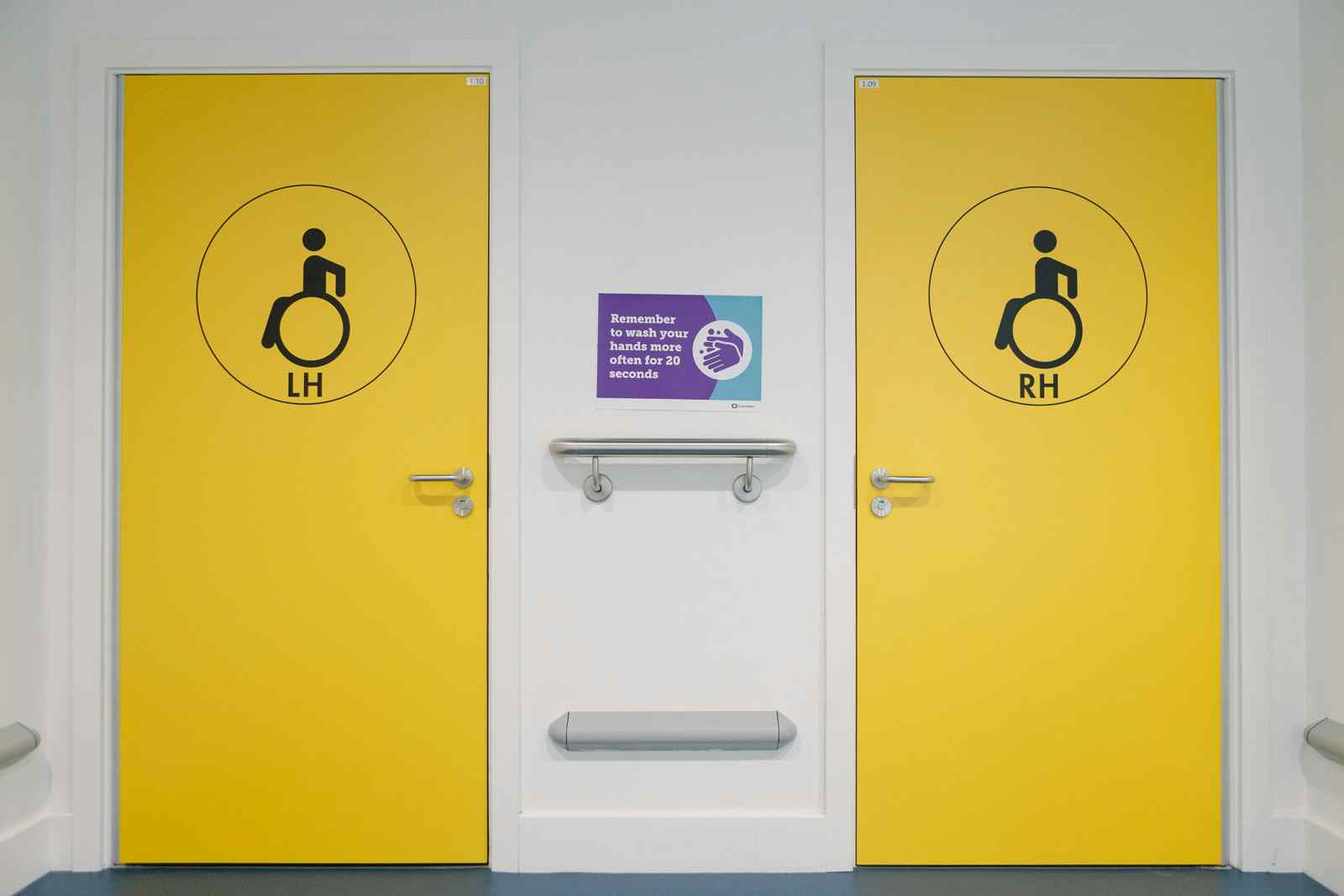 Modern, professional Meeting room 1 3