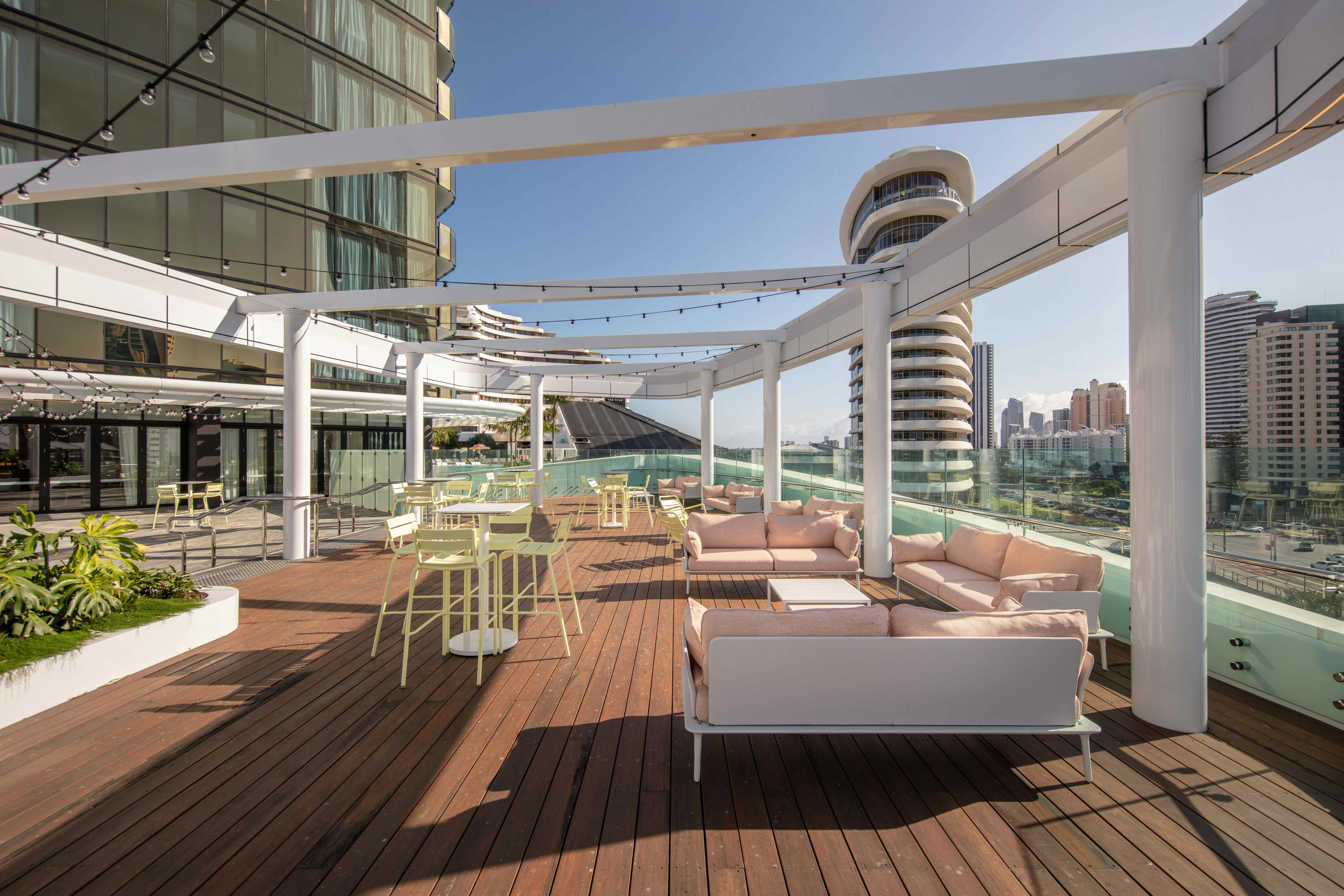 Isoletto Deck & Patio