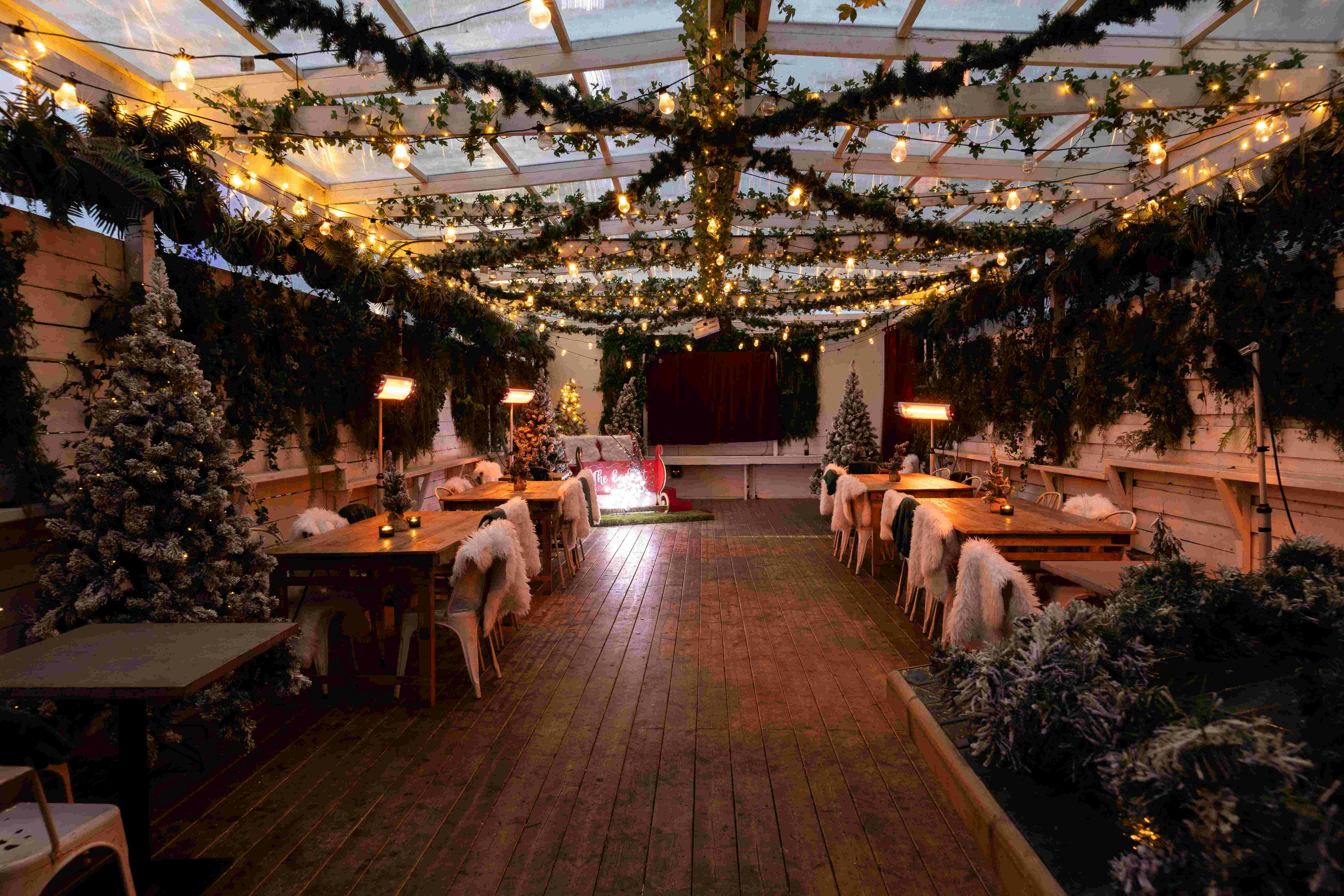 Apres Ski Garden 3D tour