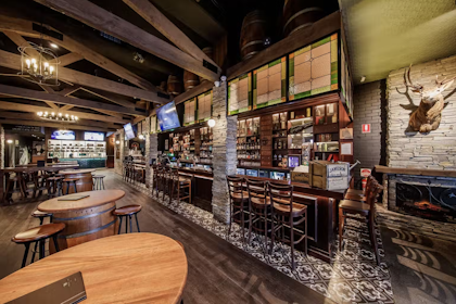 Main Bar 1
