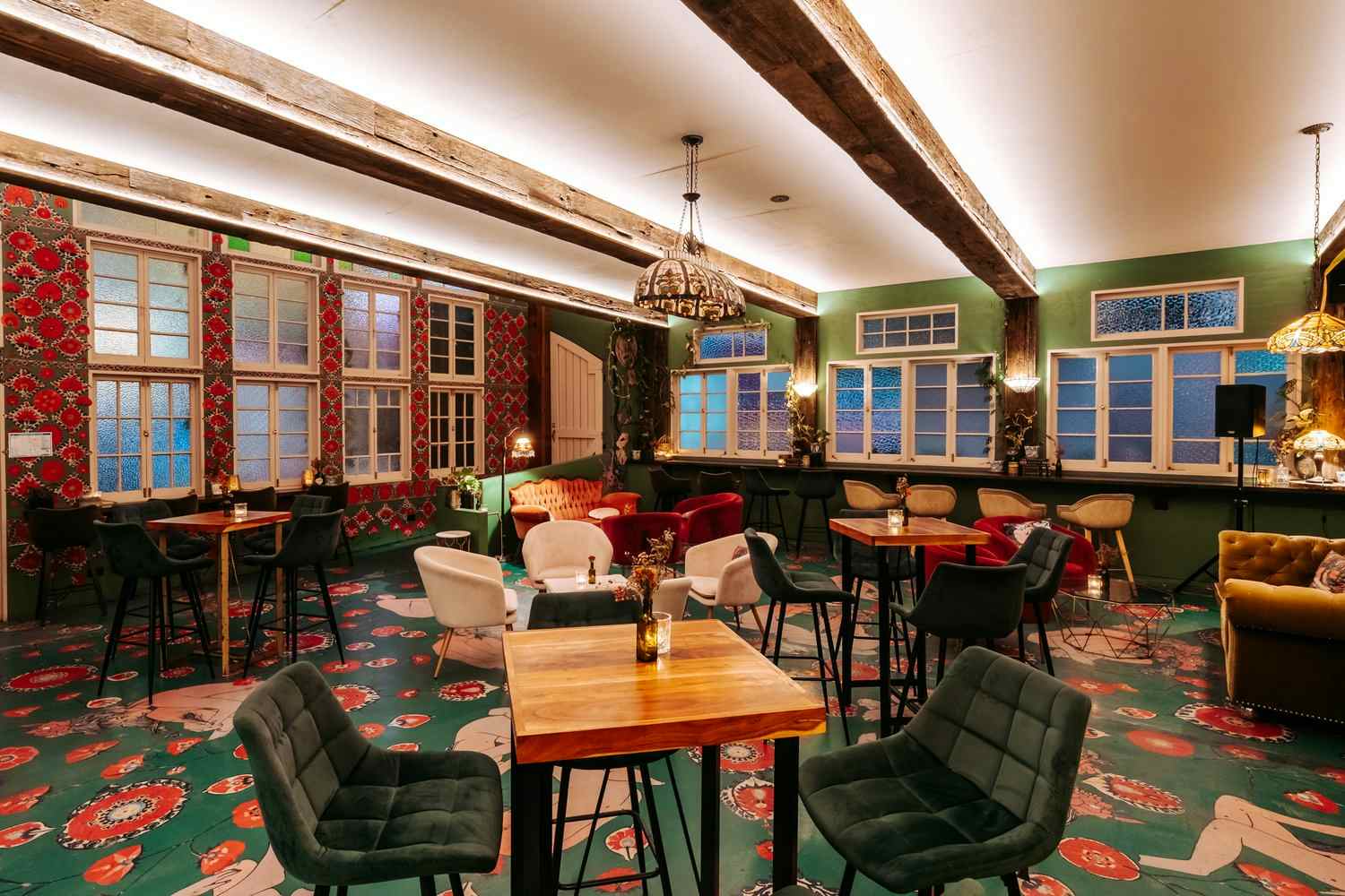 Mona Lisa's Lair - Champagne Bar 1