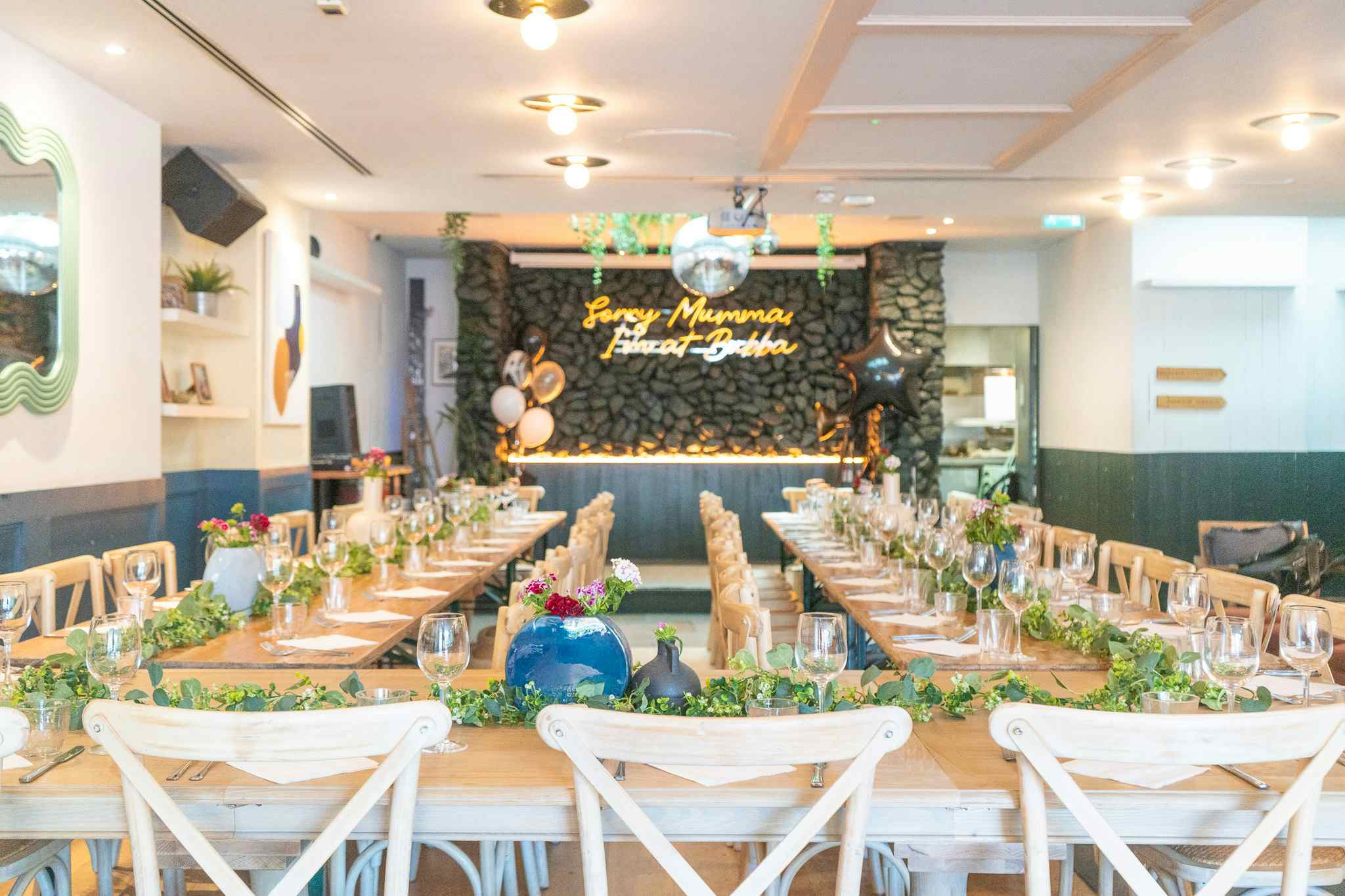 Cosy Living Room & Cocktail Bar  25