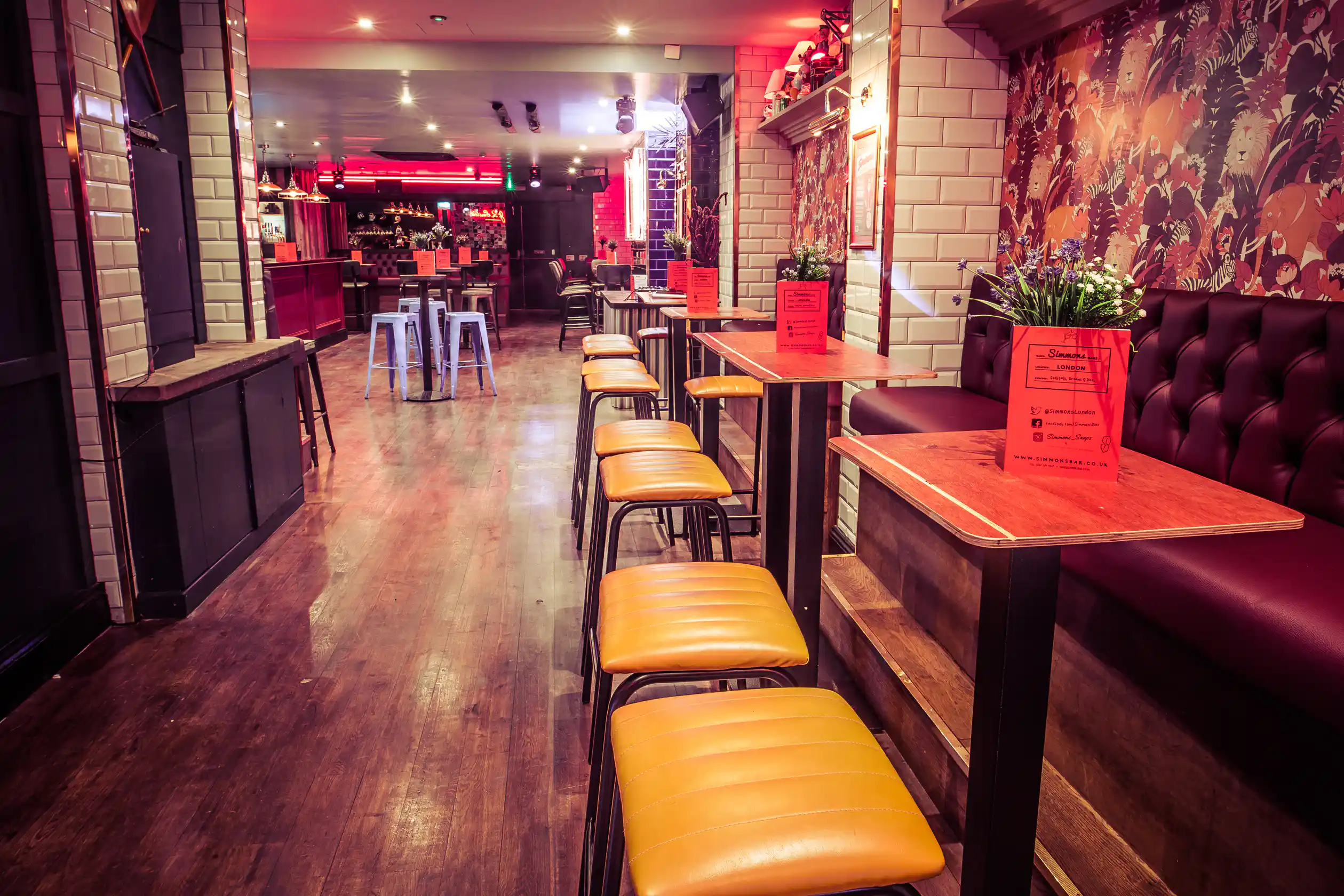 Simmons Bar | Piccadilly Circus