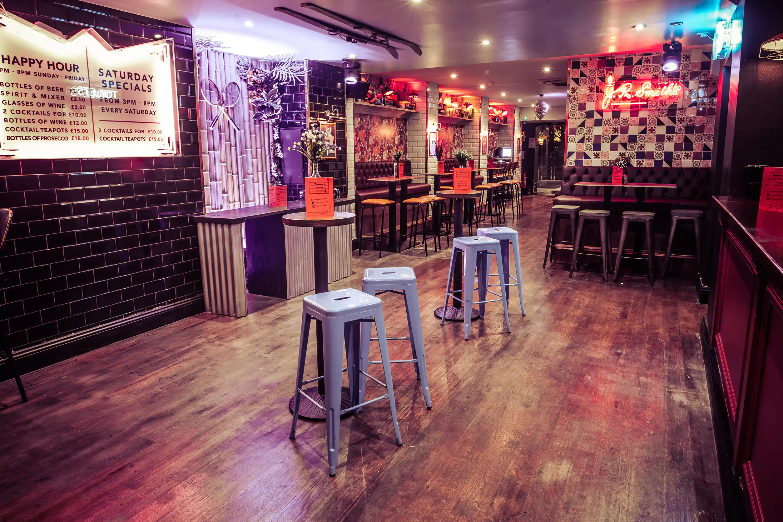 Simmons Bar | Piccadilly Circus