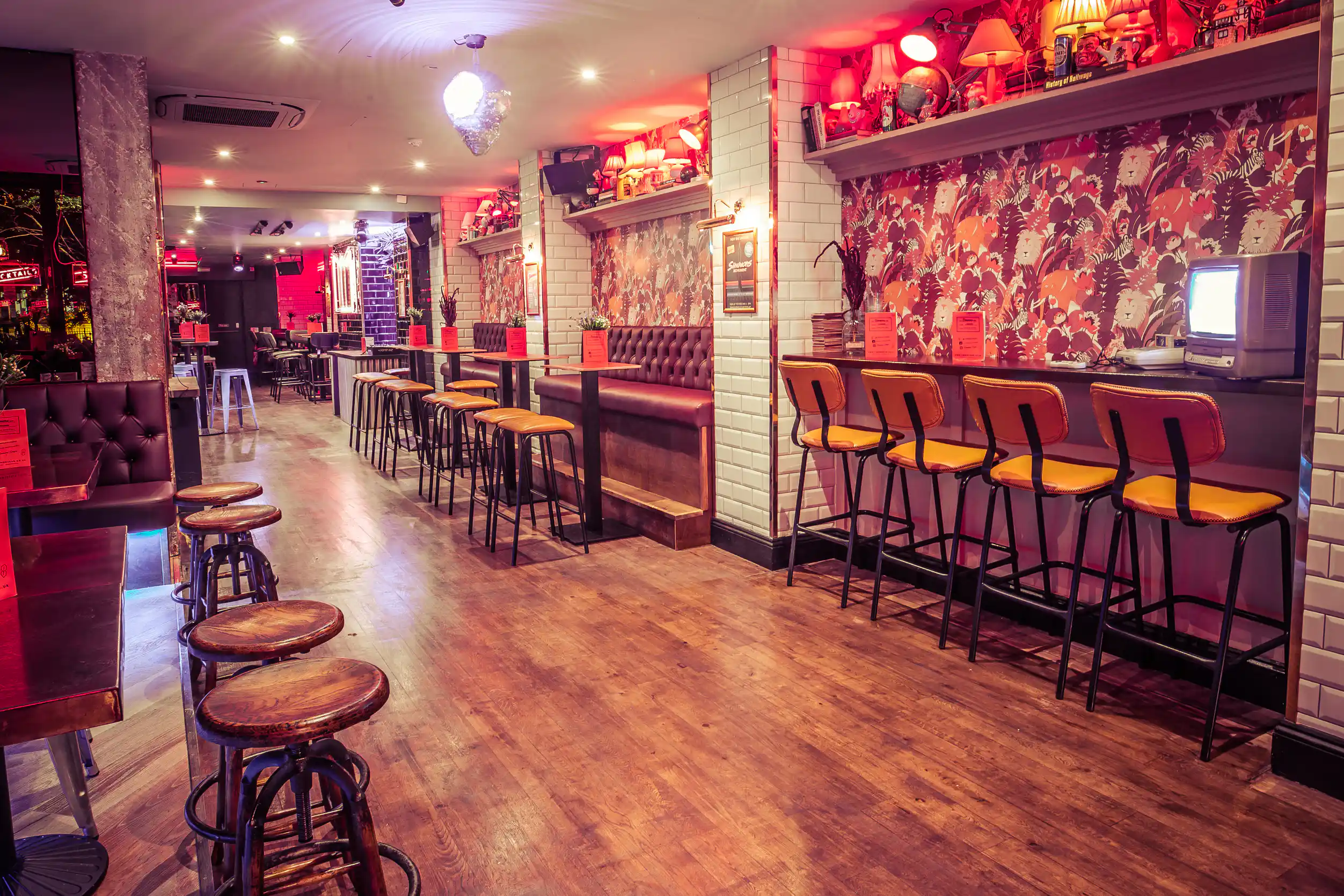 Simmons Bar | Piccadilly Circus