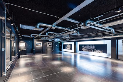 The V12 Room 7
