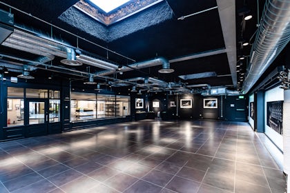 The V12 Room 4