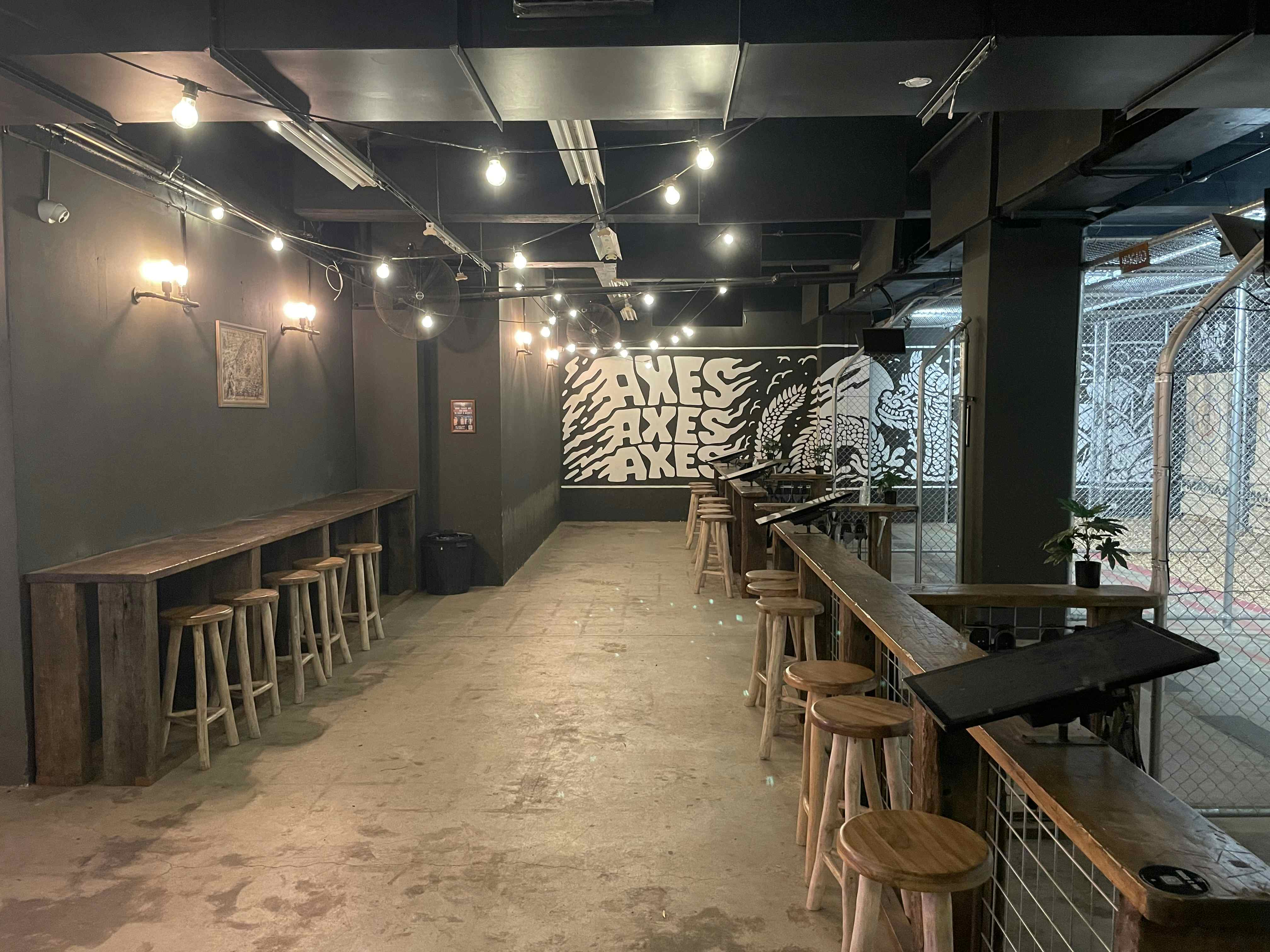 MANIAX Axe Throwing - Melbourne CBD 5