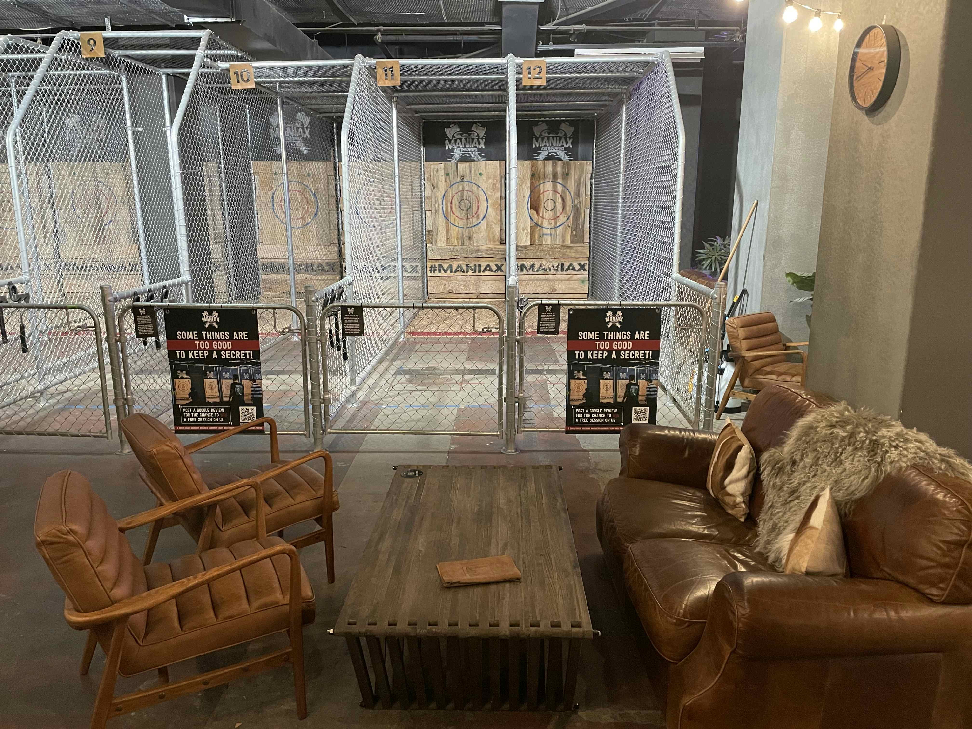 MANIAX Axe Throwing - Melbourne CBD 11