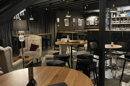 Distillery/Cocktail Lounge 16