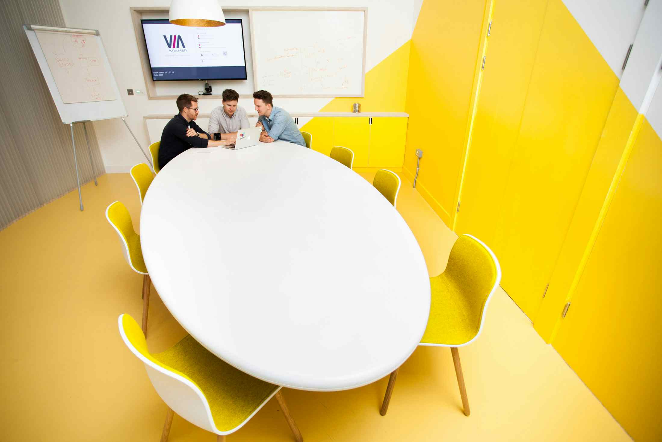 Book Sunnyvale Meeting Room At Huckletree Shoreditch A London Venue For Hire Headbox