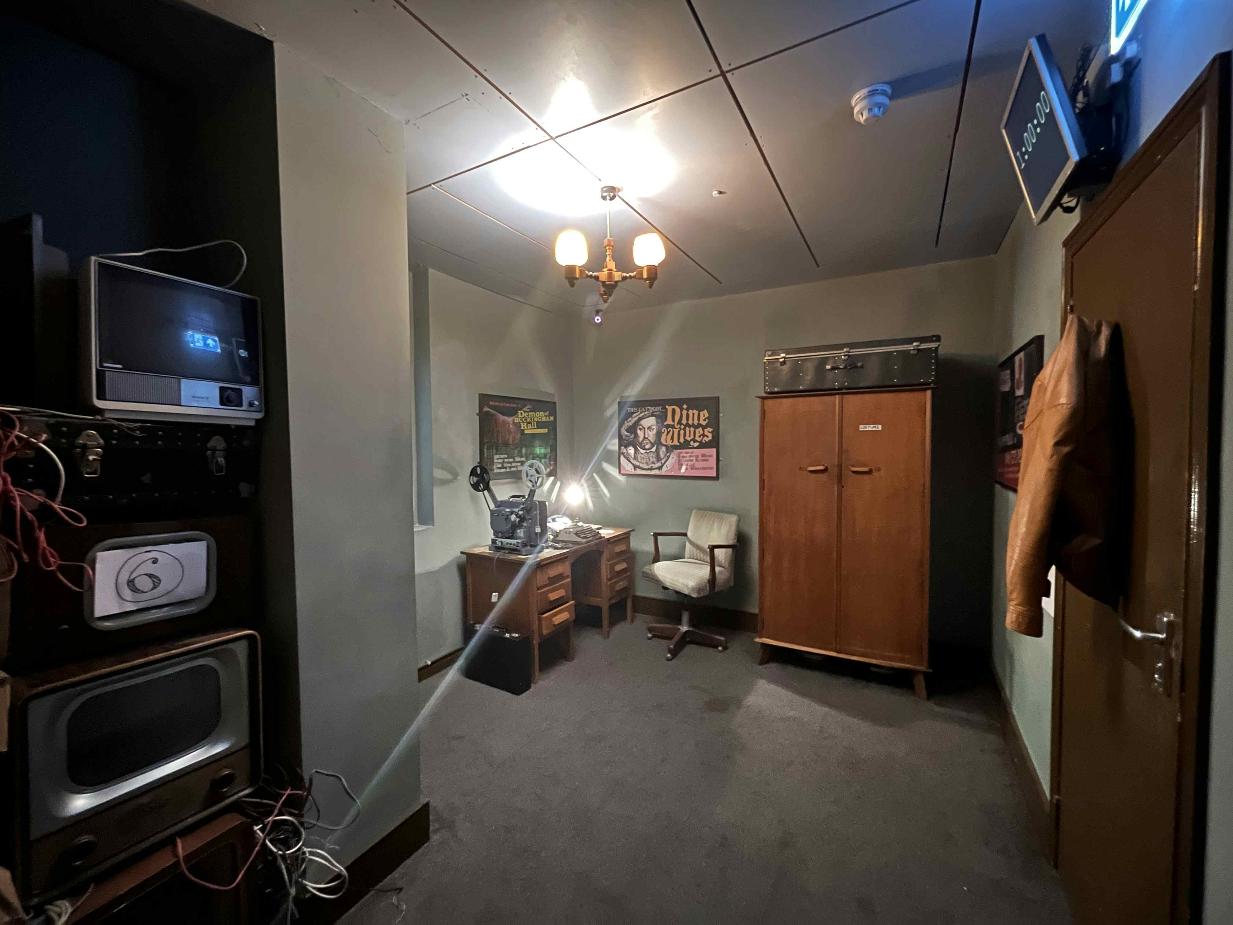 Retro Venue for shoots and events 6