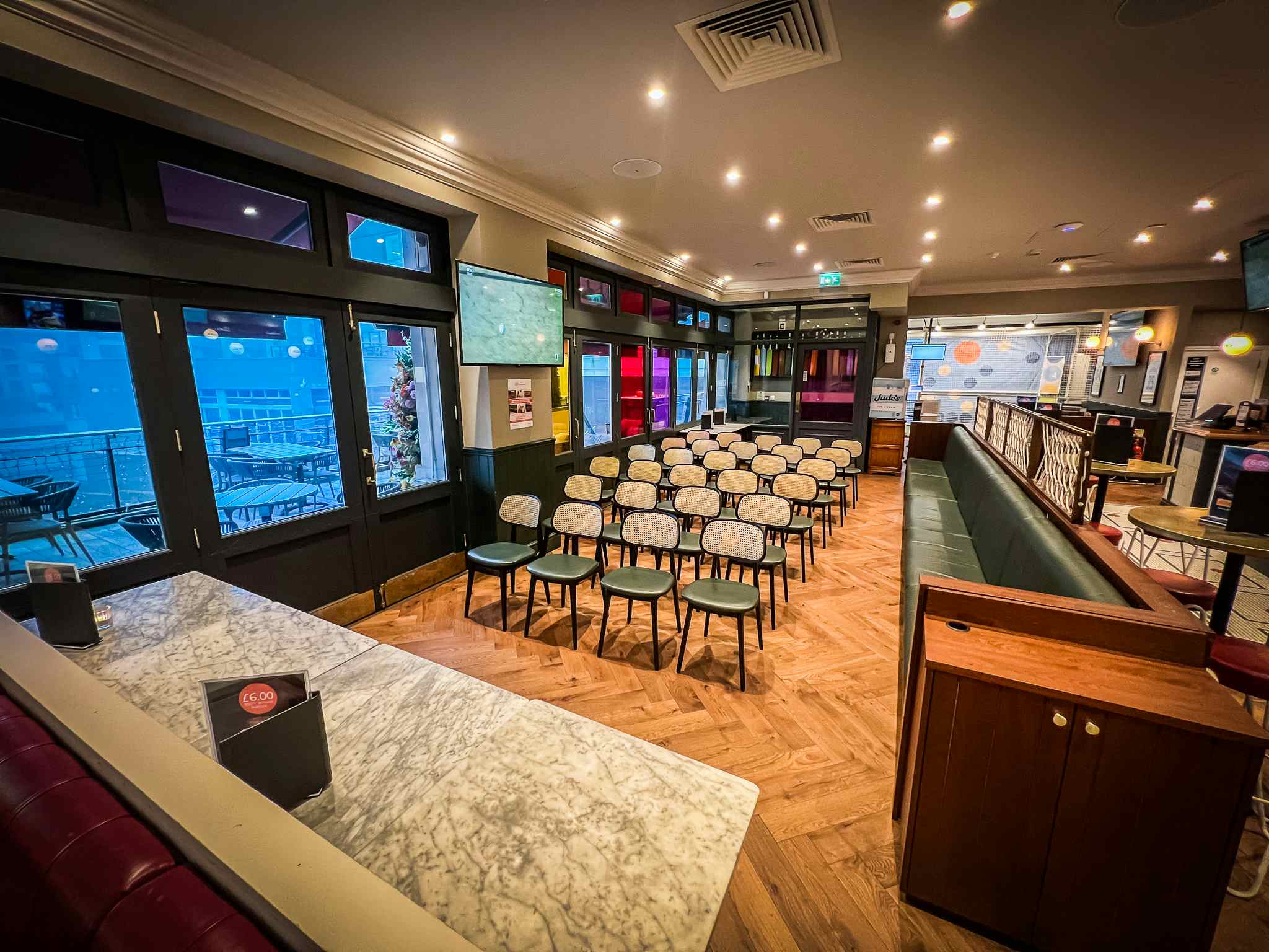 Whole Venue - Meeting / Presentation 