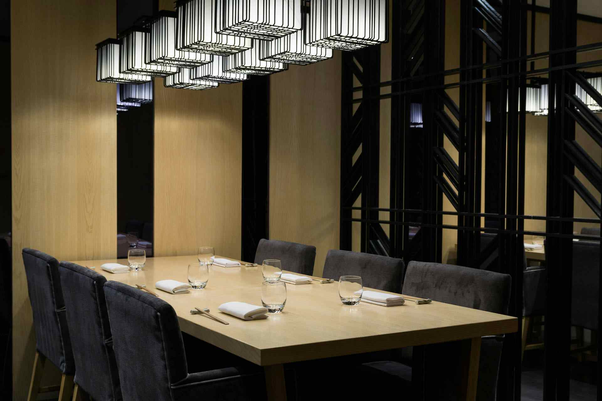 Small Private Dining Room at Ginza St. James's 1