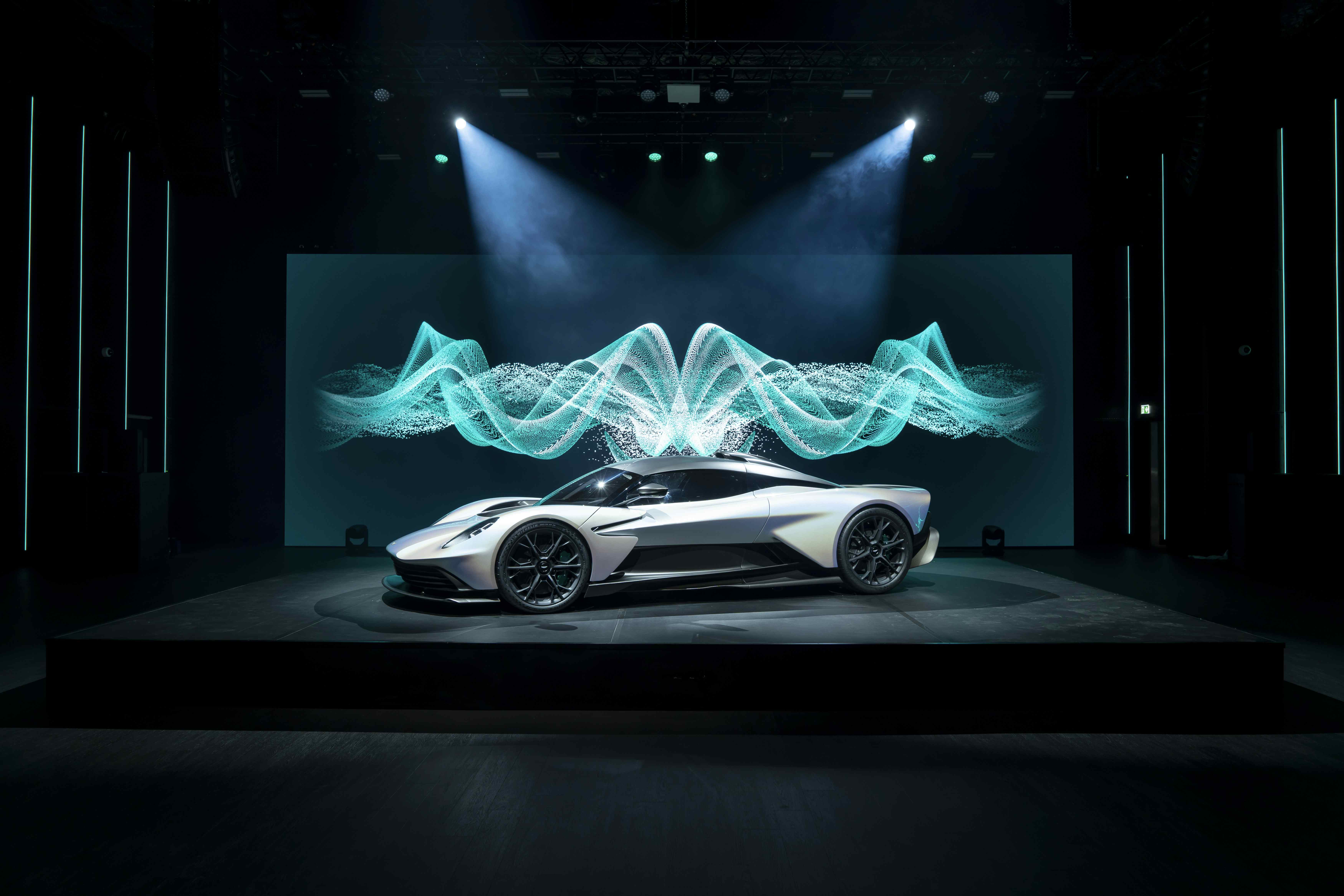 Exclusive Hire of HERE 8