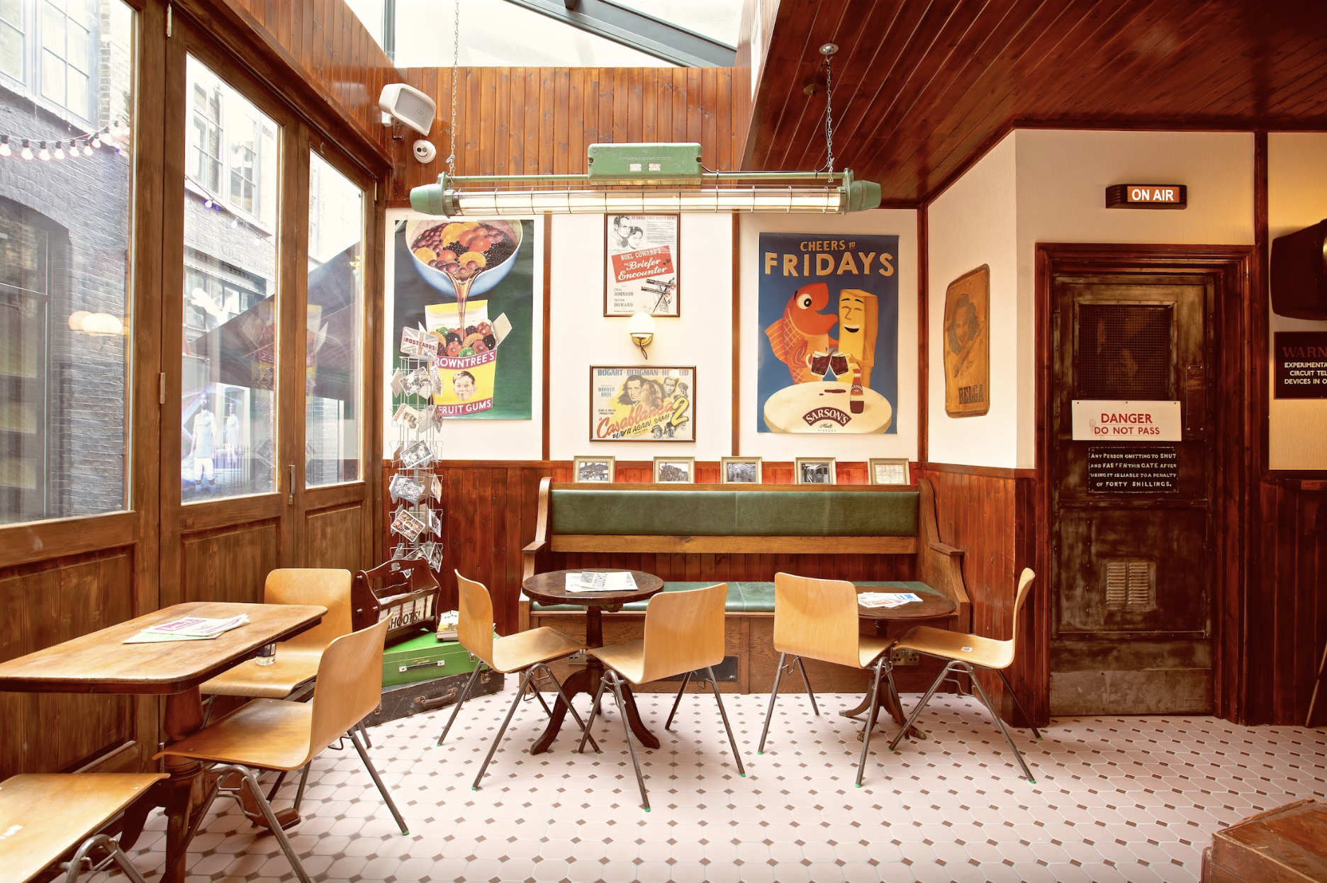 Ticket Hall & Southbound Platform 3