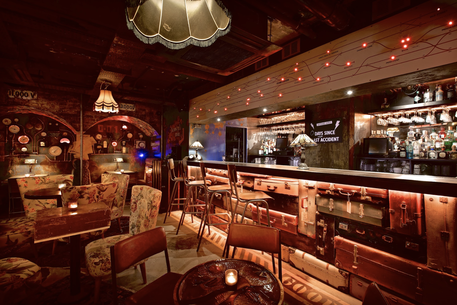 Ticket Hall & Southbound Platform 5