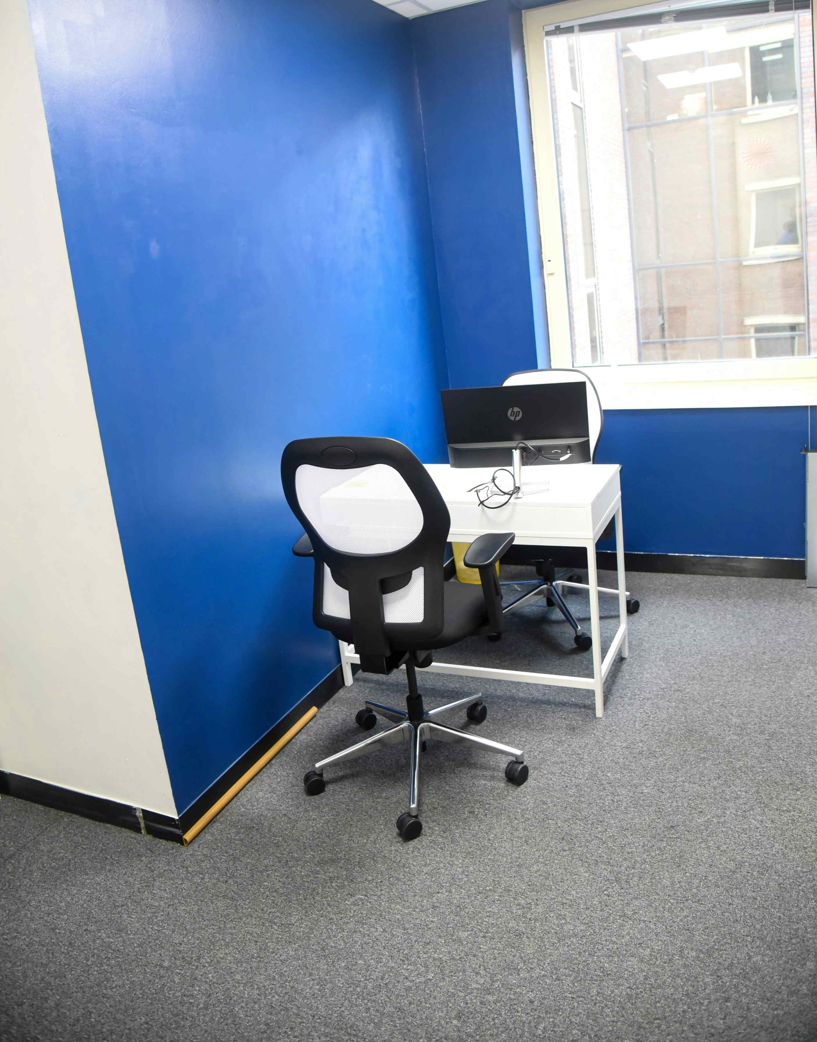 Room 9, Geek Squad  0