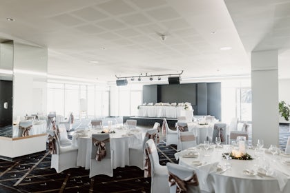 Murray Room & Balcony 2
