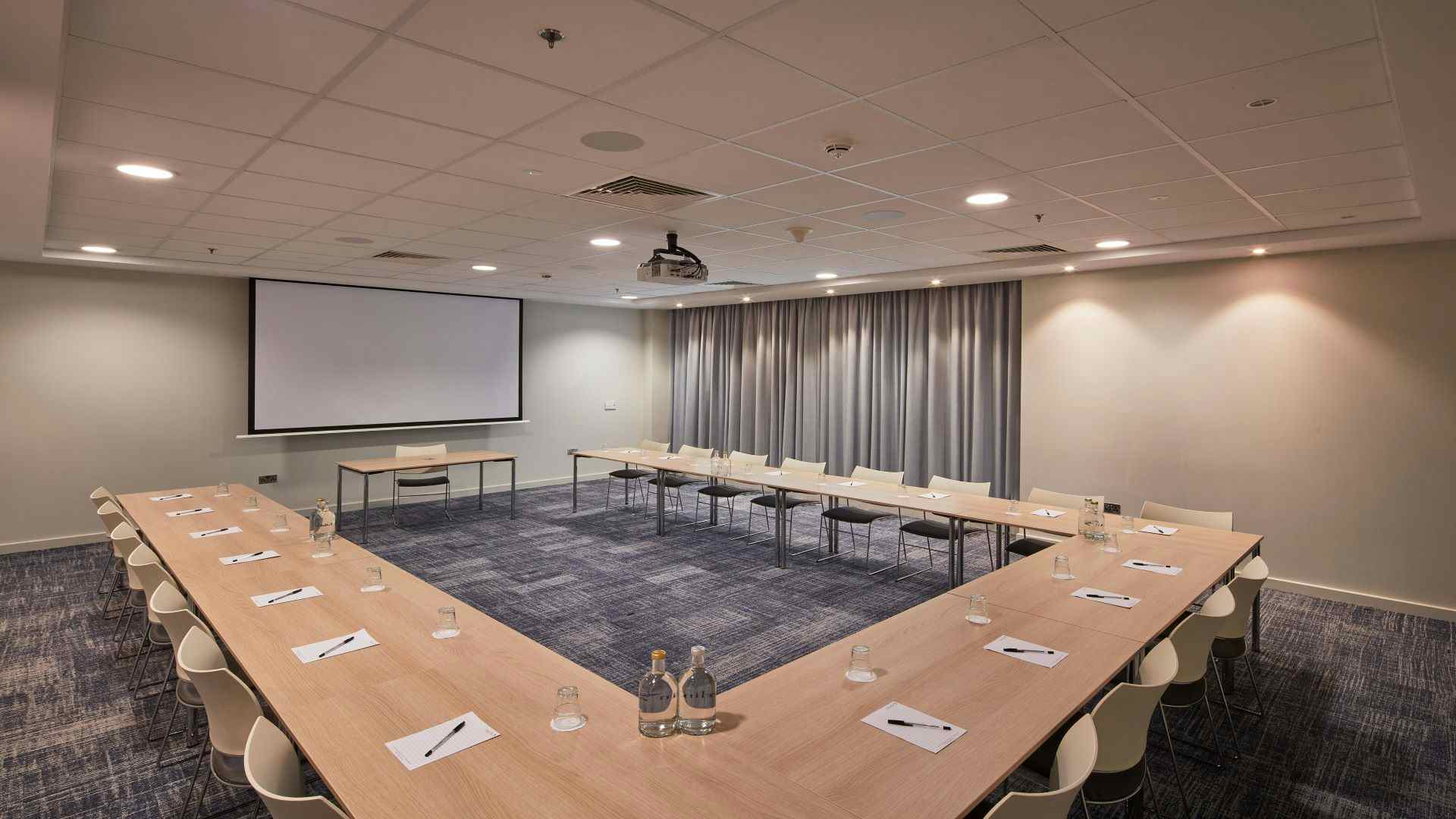 Meeting Room 8 2