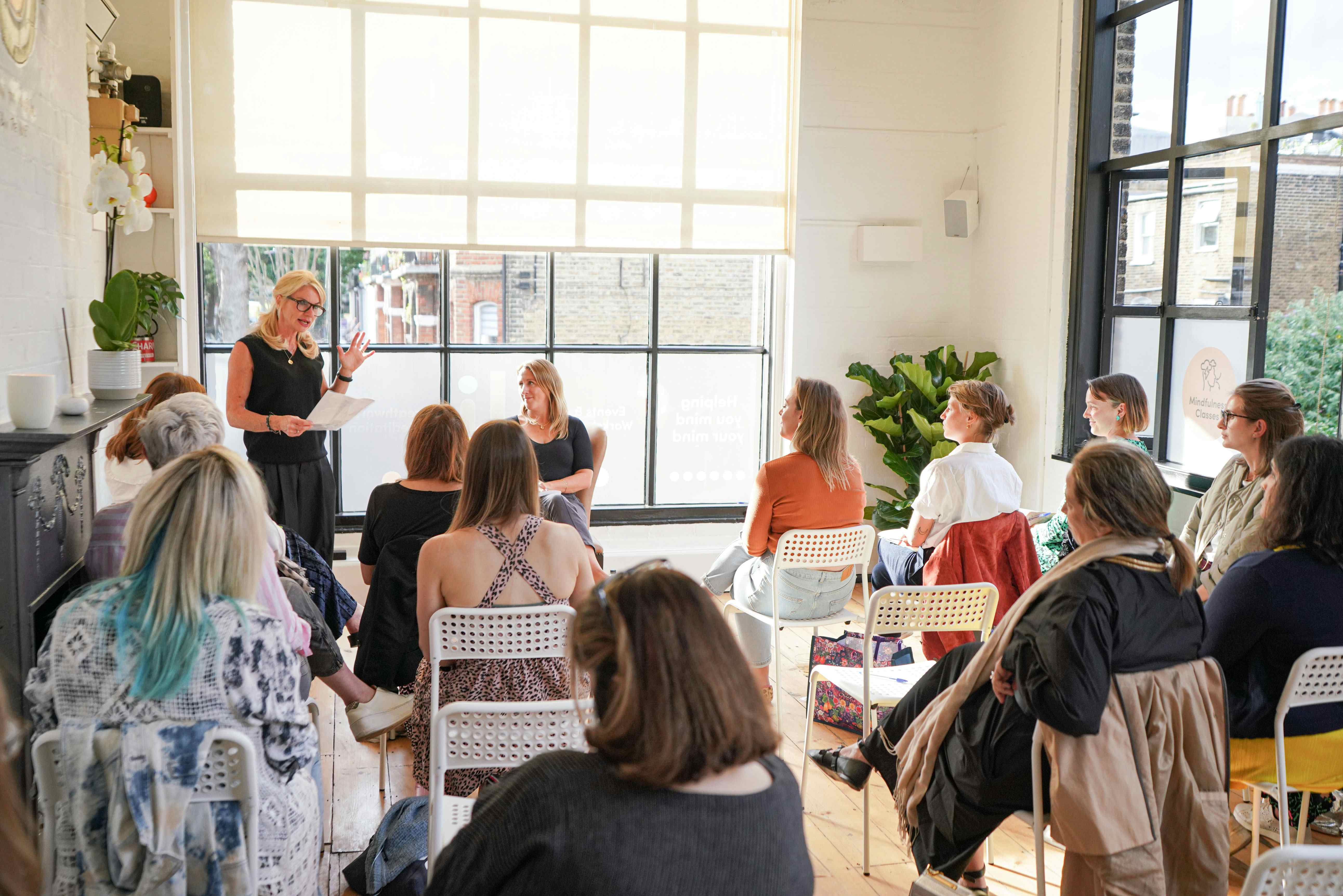 Natural Light-filled Studio in Grade II Listing Building  3