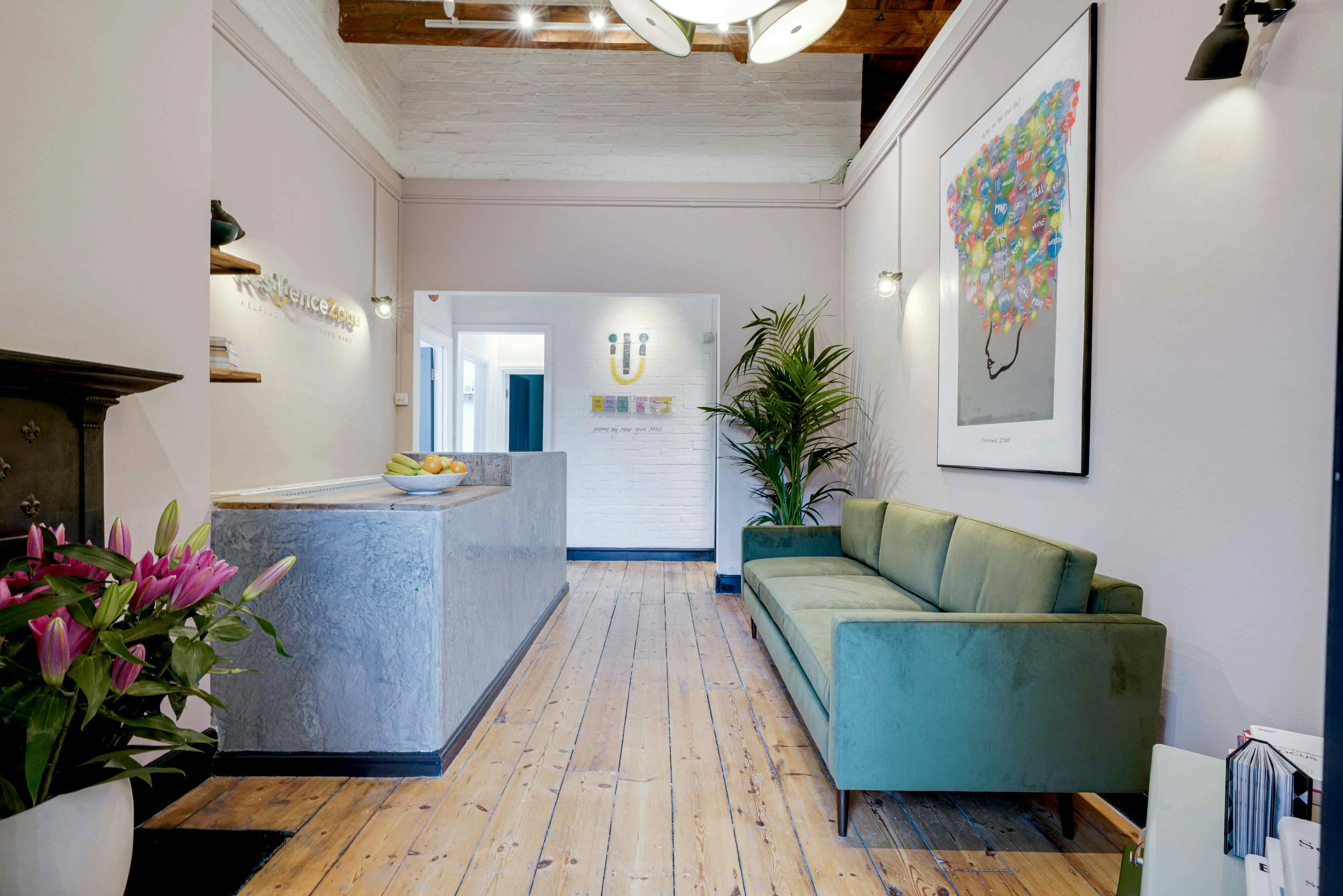 Natural Light-filled Studio in Grade II Listing Building  7