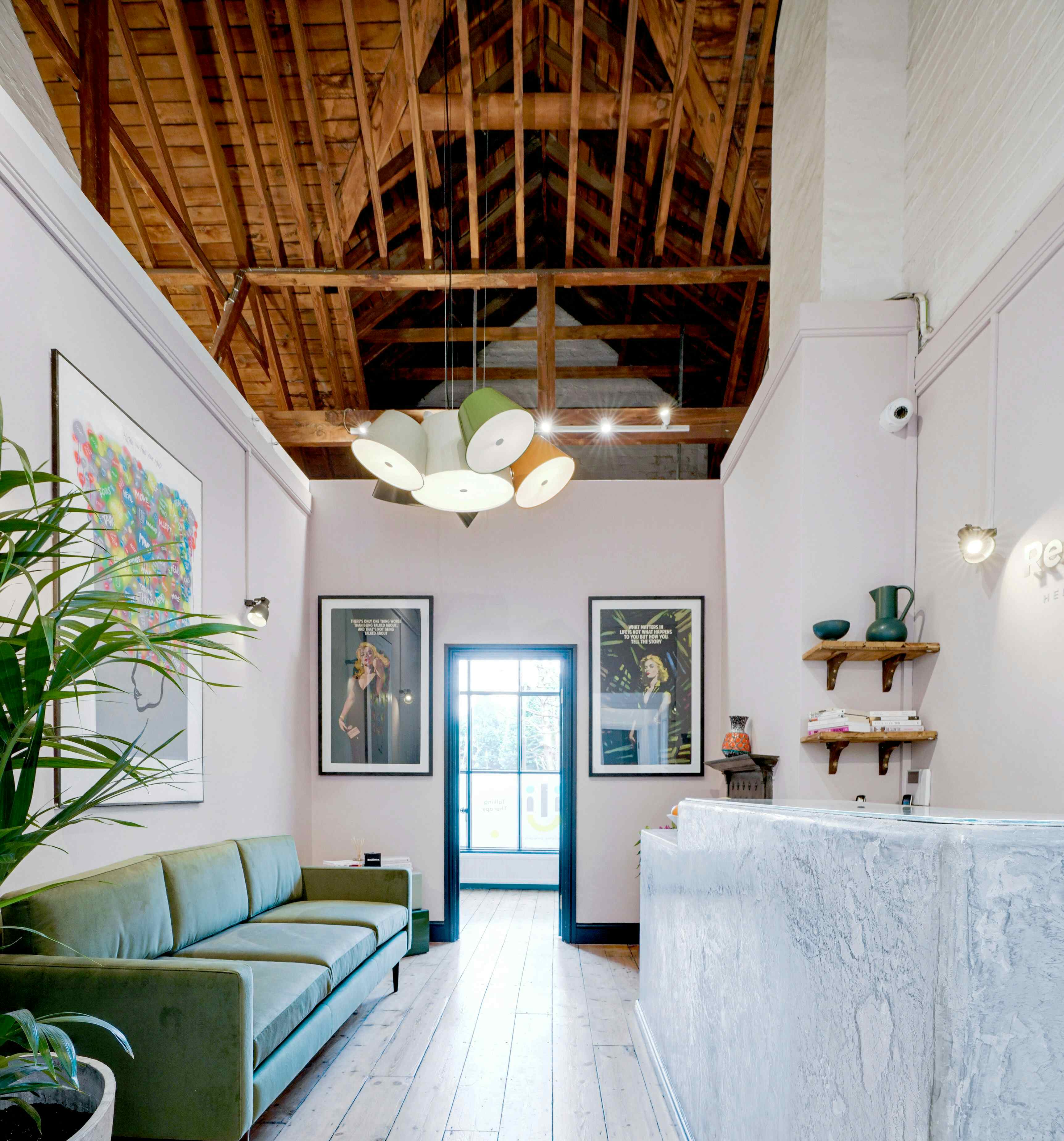 Natural Light-filled Studio in Grade II Listing Building  6