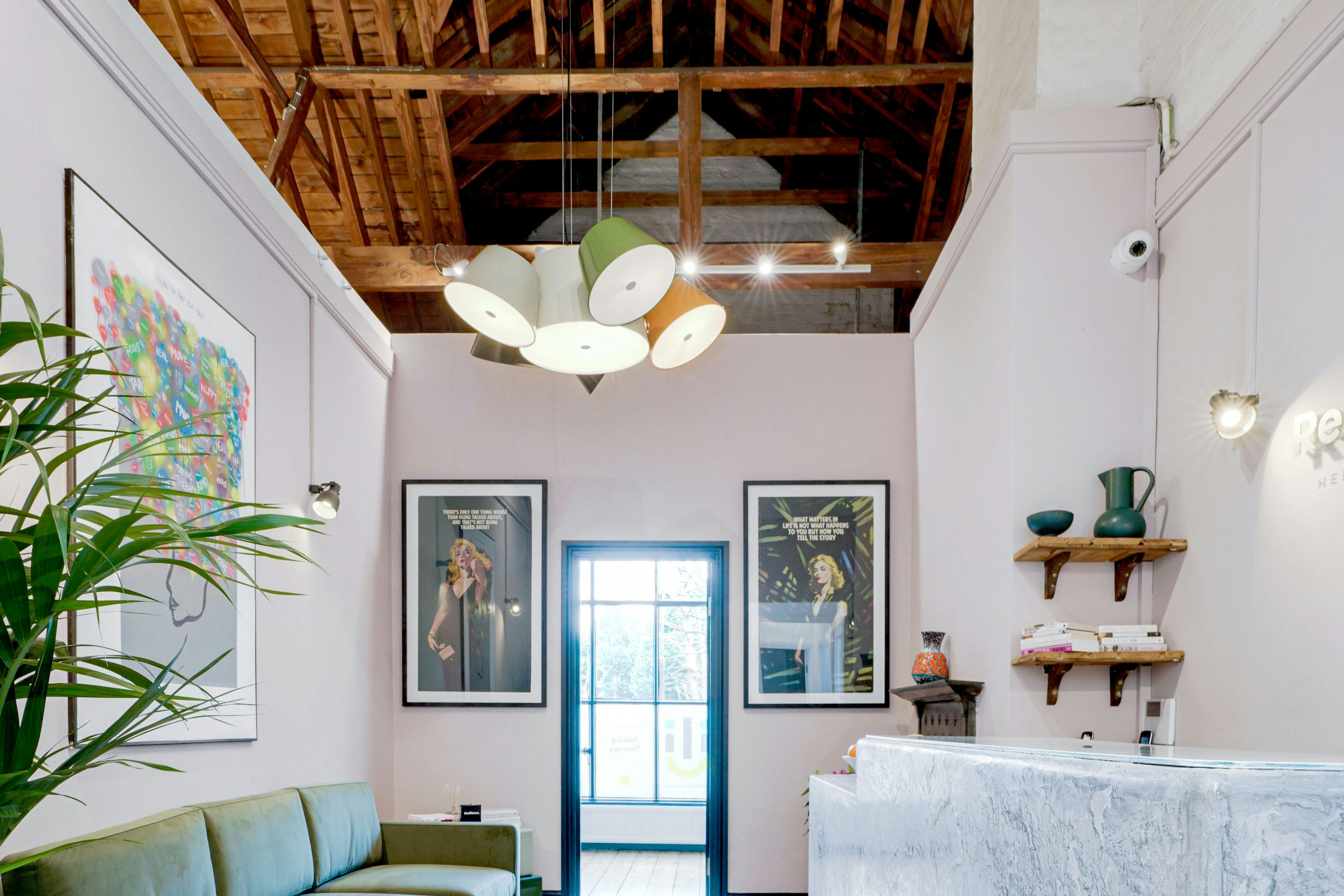 Natural Light-filled Studio in Grade II Listing Building 6