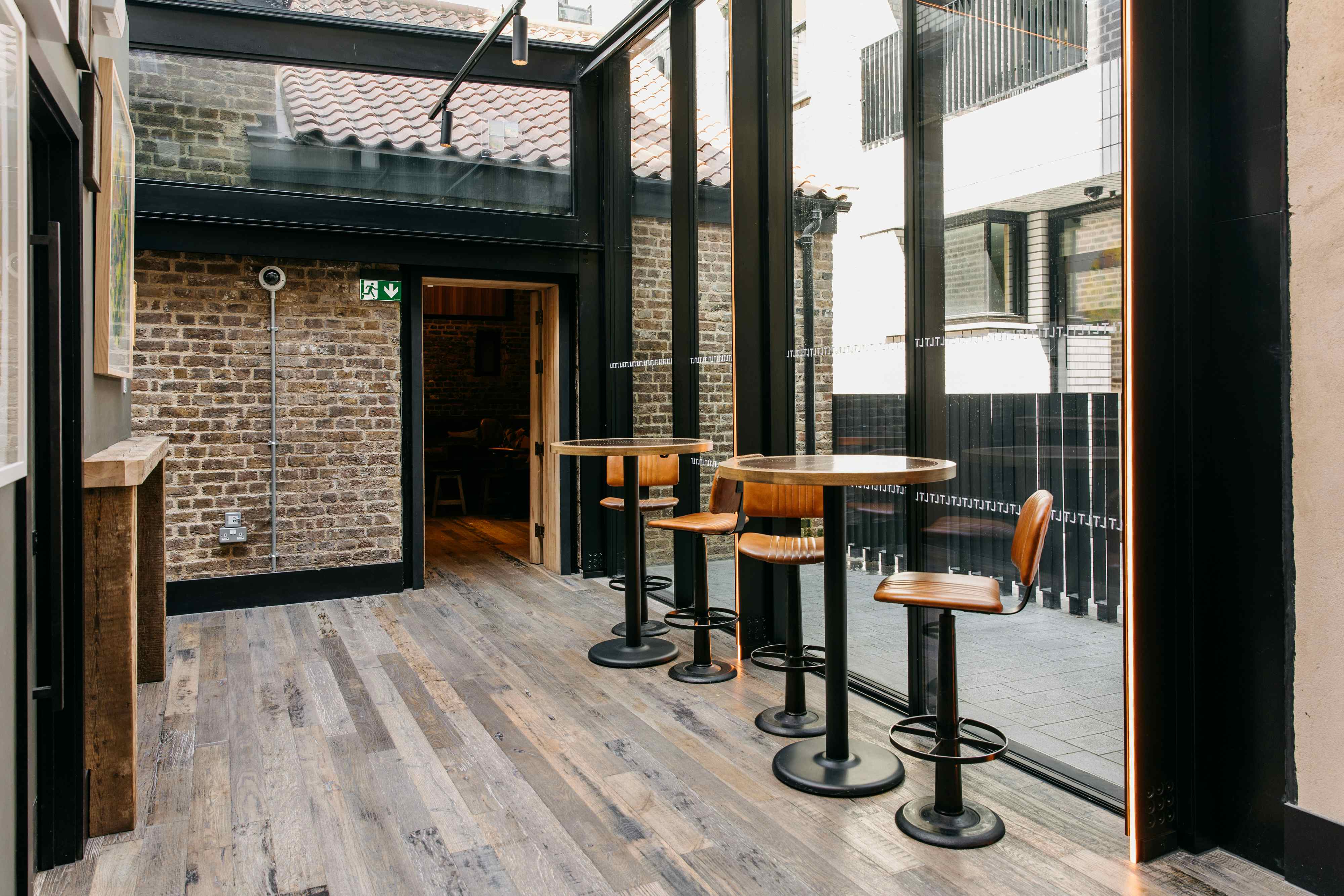 The Lower Third - Cocktail Bar & Clubroom 2