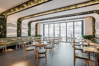 Banquette Dining 3