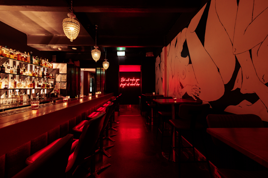 Little Red's Cocktail Bar 0