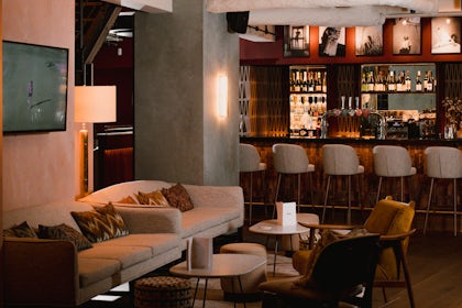 Clubhouse 2