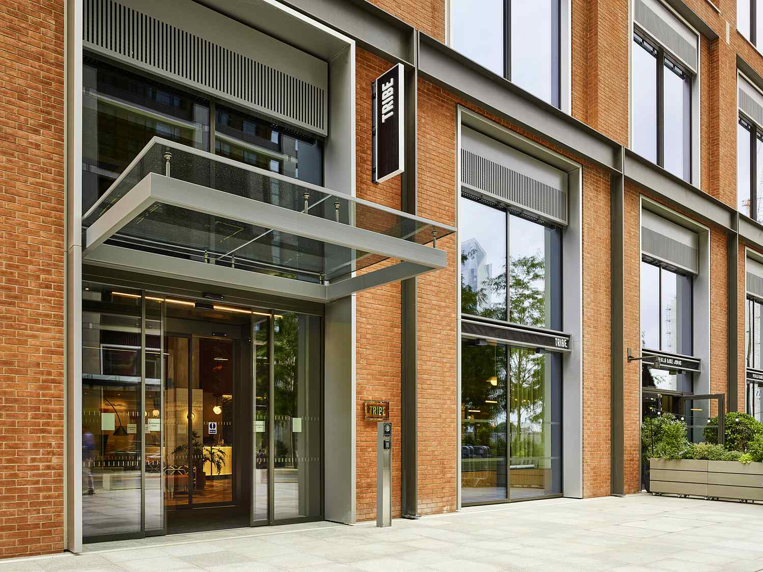 Feels Like June, Bar, Restaurant & Terrace  7