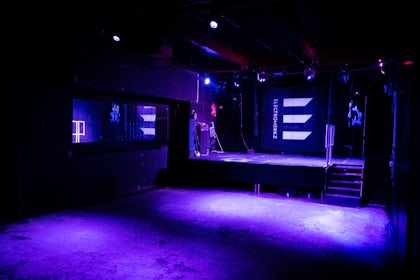 Live Room 4