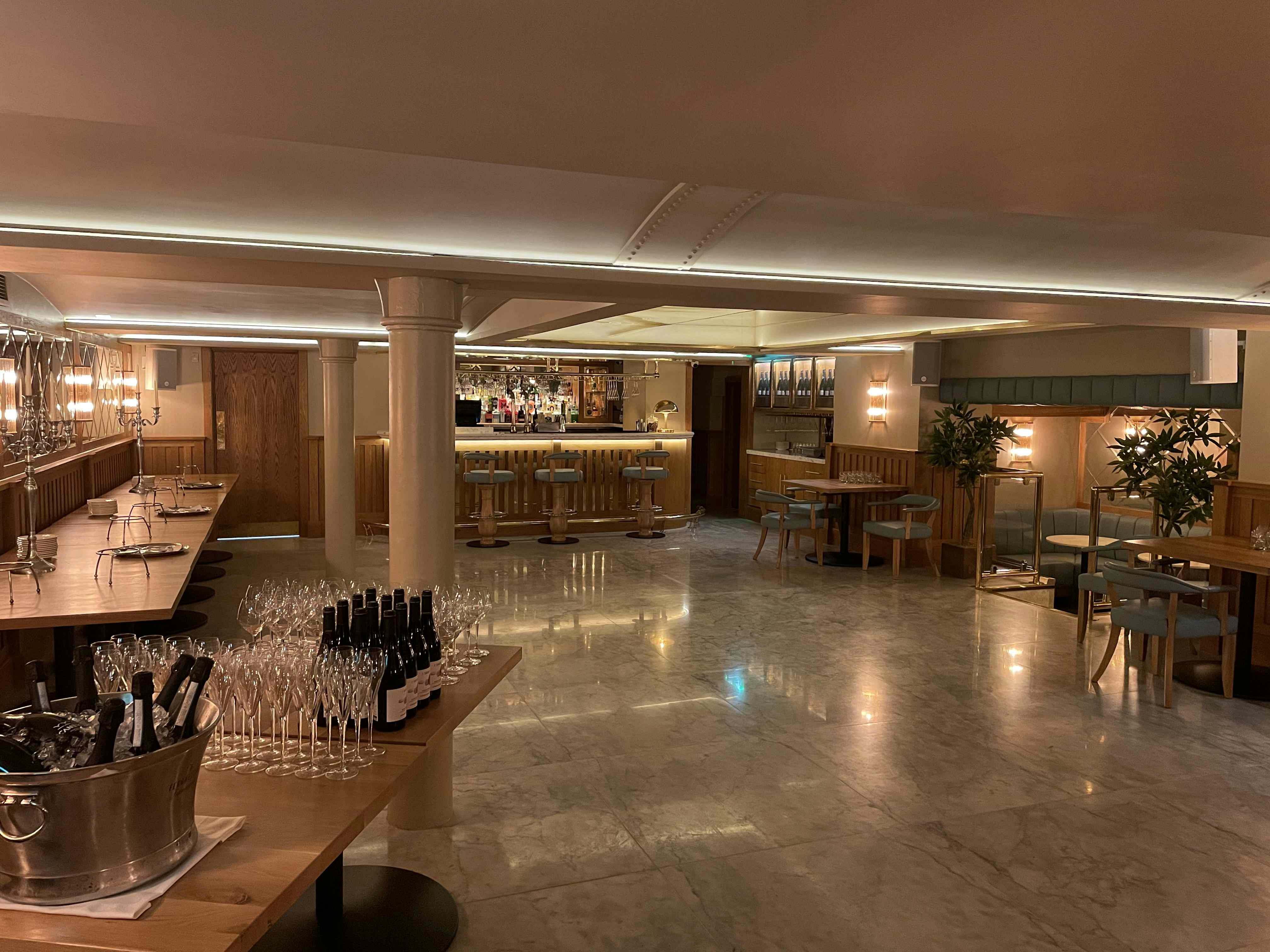 Full Exclusive Hire 1