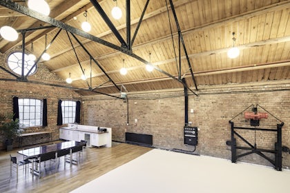 Studio 2 3