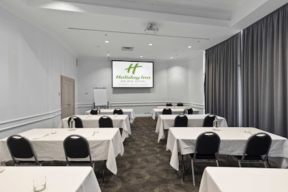 Bottlebrush Room 2