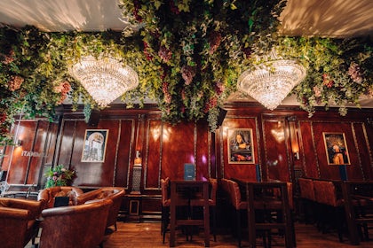 Cocktail Lounge 2