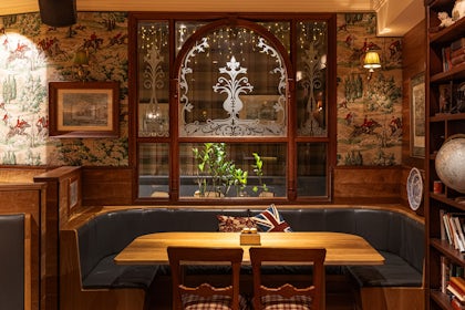 THE DINING ROOM 4