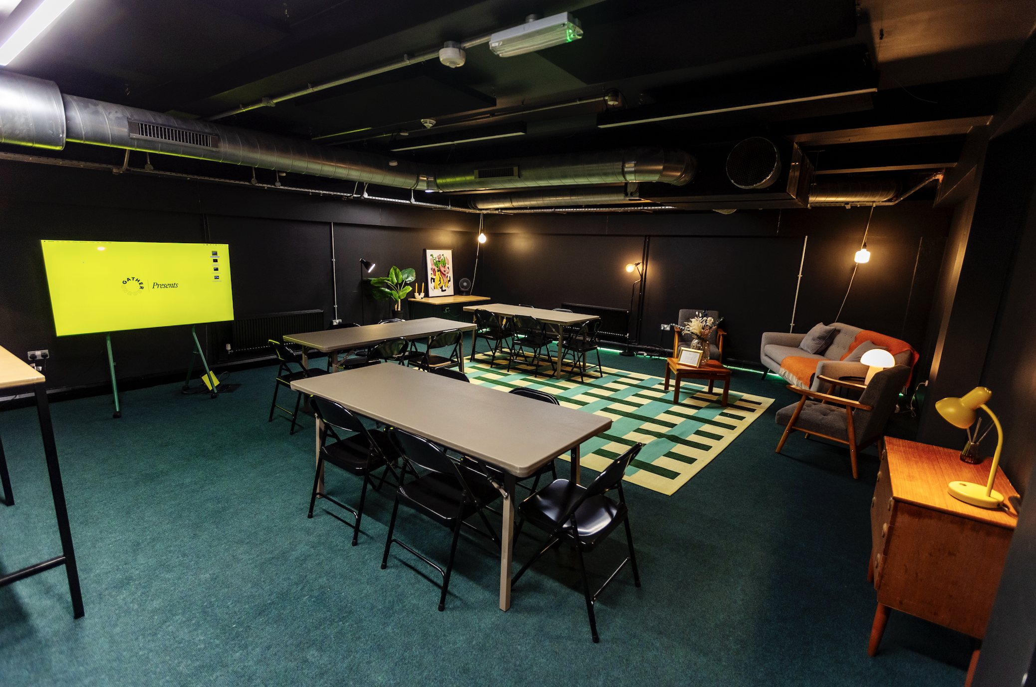 Cosy Meeting Room  3