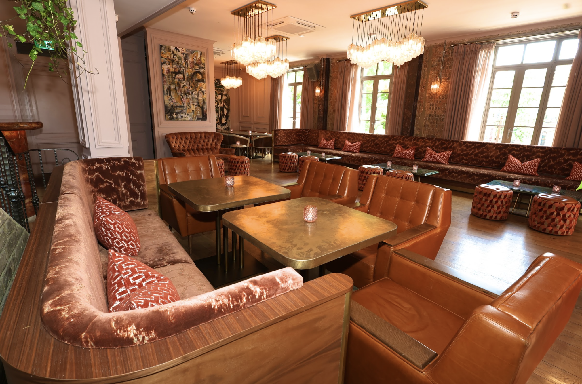 The Restaurant / Lounge 5