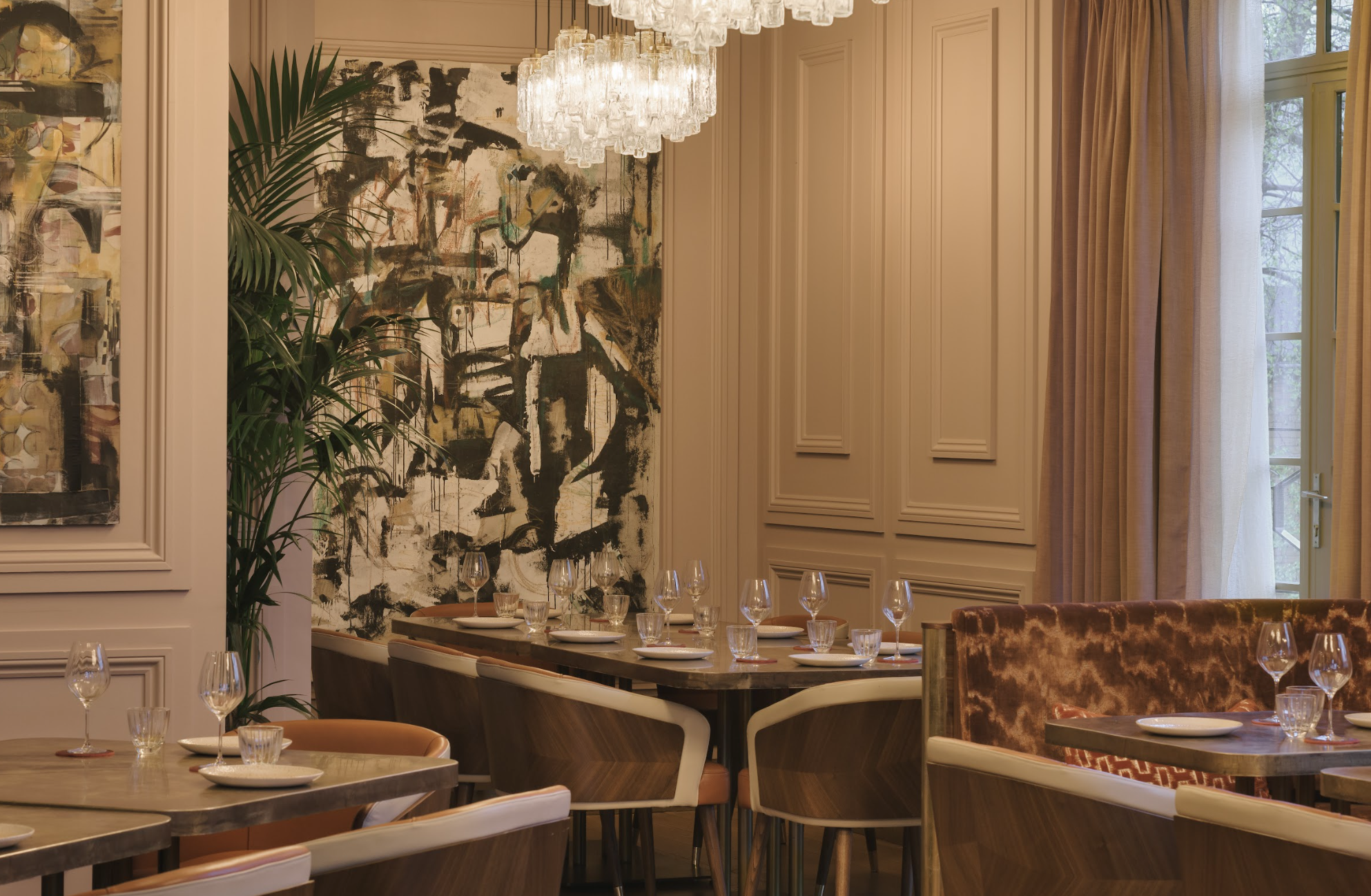 The Restaurant / Lounge 2